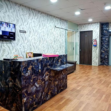 Hotel Gokul Solitaire, Surat Bhatha Dış mekan fotoğraf