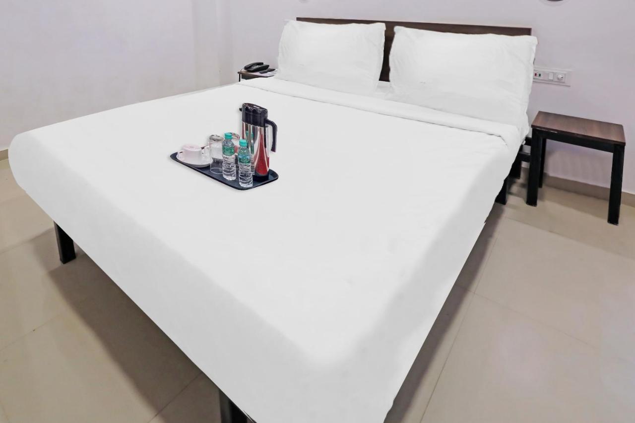 Hotel Gokul Solitaire, Surat Bhatha Dış mekan fotoğraf