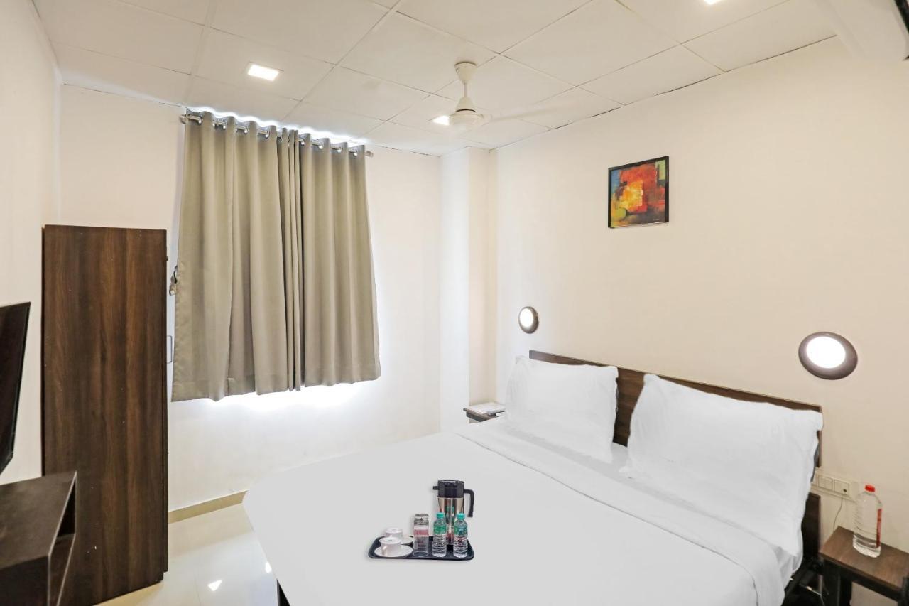 Hotel Gokul Solitaire, Surat Bhatha Dış mekan fotoğraf