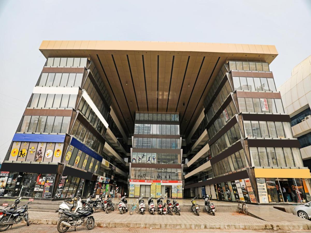 Hotel Gokul Solitaire, Surat Bhatha Dış mekan fotoğraf