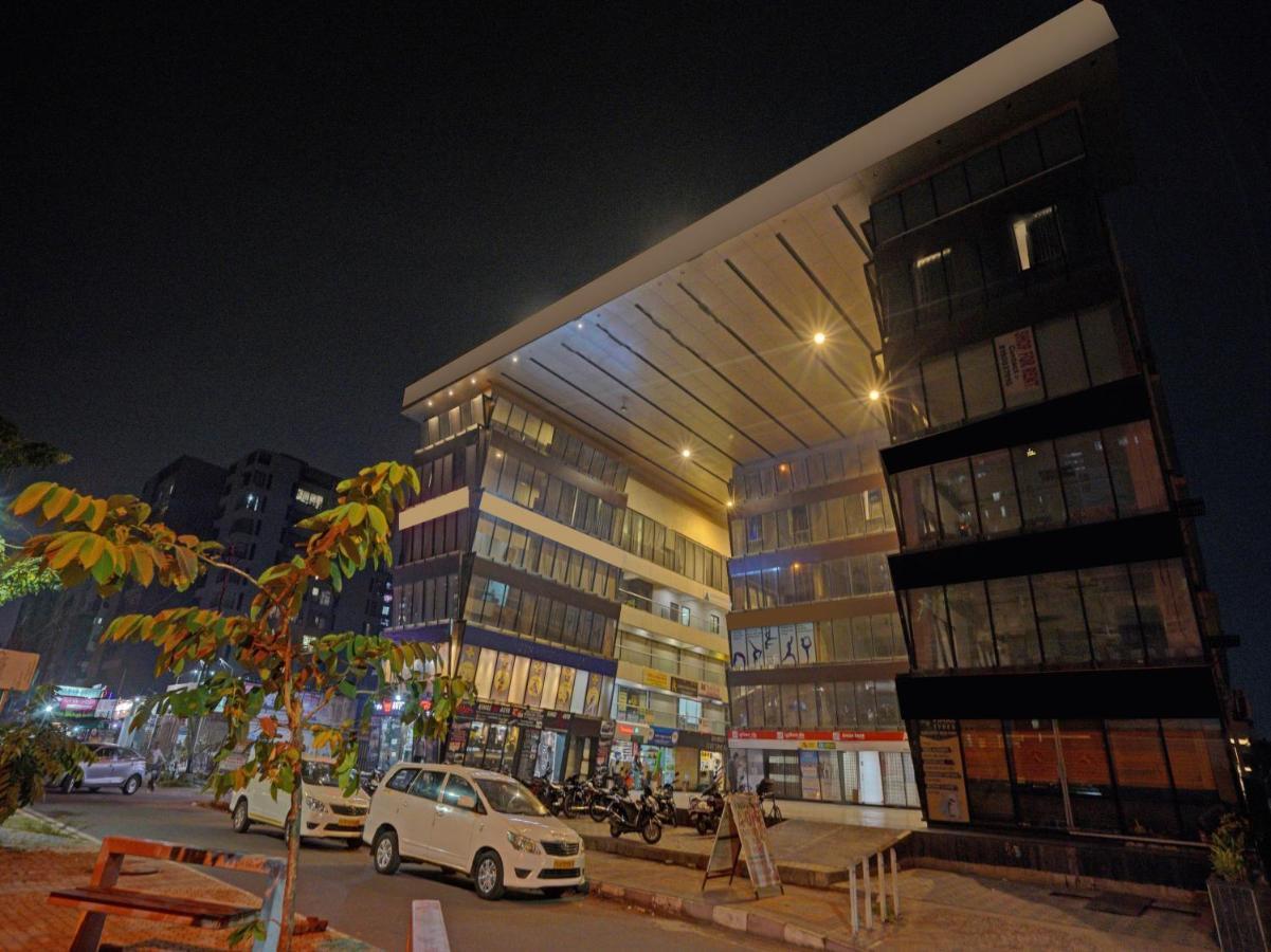Hotel Gokul Solitaire, Surat Bhatha Dış mekan fotoğraf