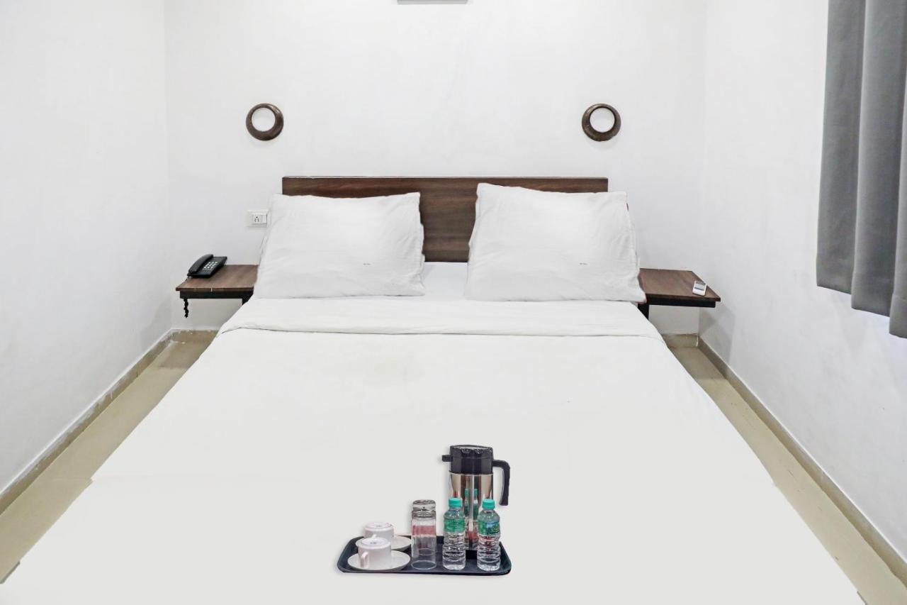 Hotel Gokul Solitaire, Surat Bhatha Dış mekan fotoğraf