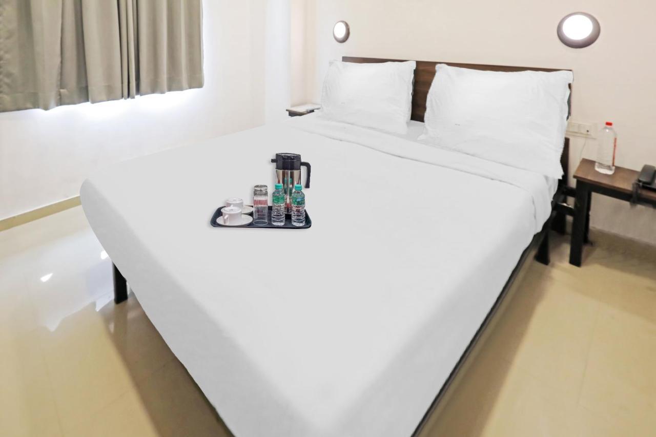 Hotel Gokul Solitaire, Surat Bhatha Dış mekan fotoğraf