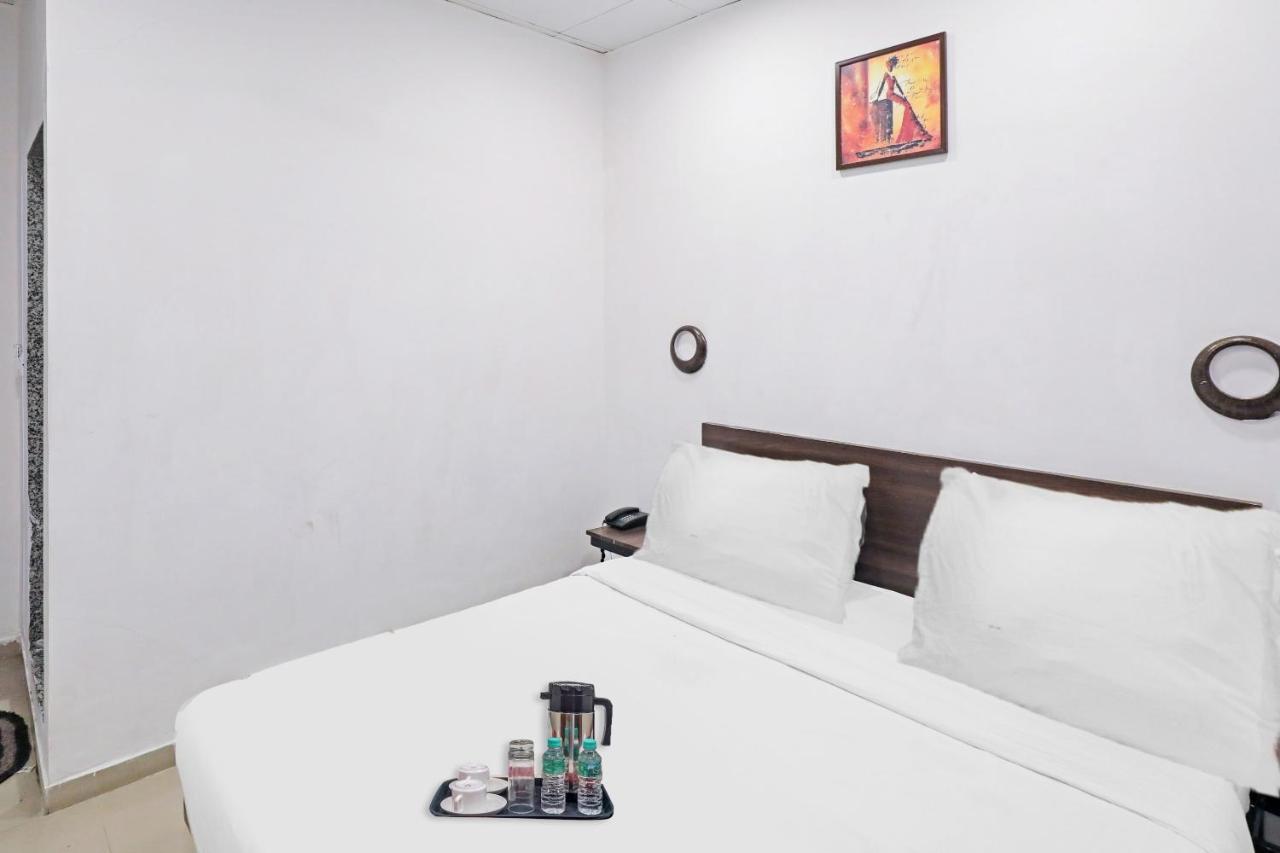 Hotel Gokul Solitaire, Surat Bhatha Dış mekan fotoğraf