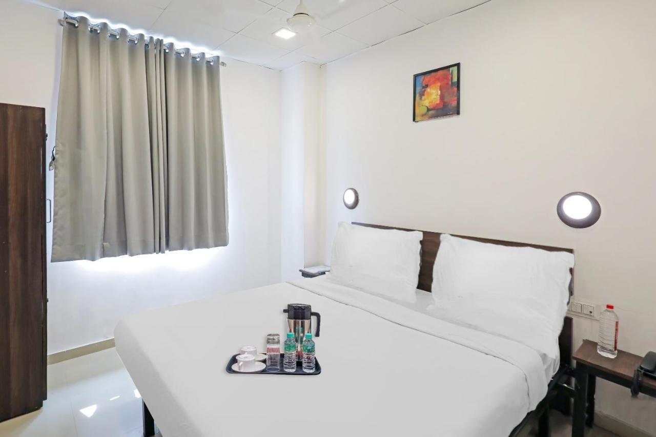 Hotel Gokul Solitaire, Surat Bhatha Dış mekan fotoğraf