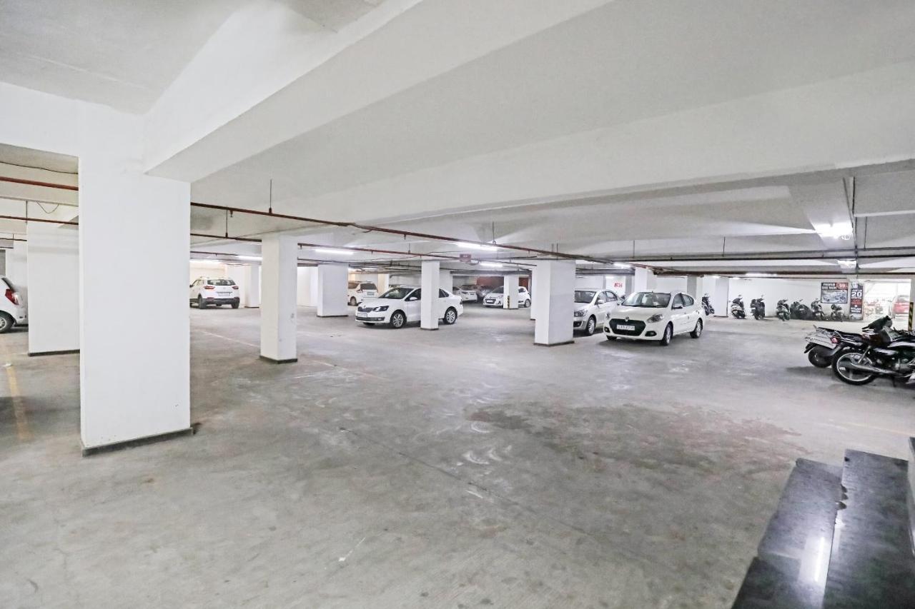 Hotel Gokul Solitaire, Surat Bhatha Dış mekan fotoğraf