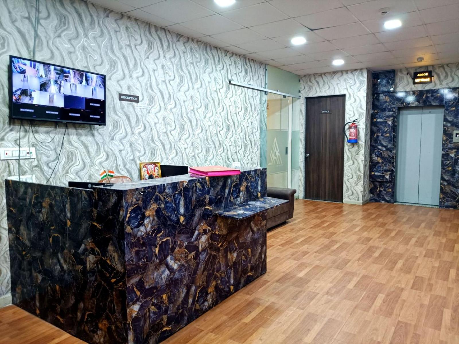Hotel Gokul Solitaire, Surat Bhatha Dış mekan fotoğraf